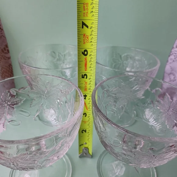 SET OF 4 PRINCESS HOUSE FANTASIA FOOTED DESSERT/SHERBET BOWLS POINSETTIA PATTERN - Picture 11 of 15